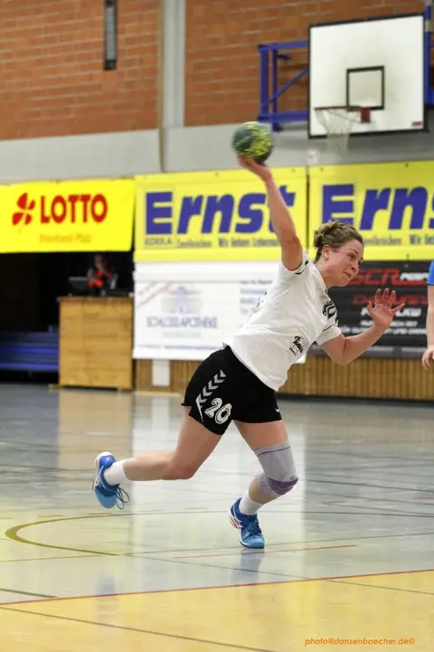 Damen1 - TV Engers, Foto 8 von 26