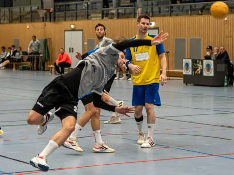 H2 - TV Niederwürzbach 10.12.22, Foto 2 von 38