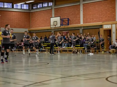 SV 64 A1 - TV Bitterfeld 02.12.18, Foto 2 von 48