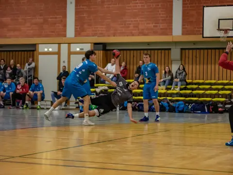 SV 64 A1 - TV Bitterfeld 02.12.18, Foto 7 von 48