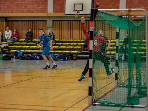 SV 64 A1 - TV Bitterfeld 02.12.18, Foto 14 von 48