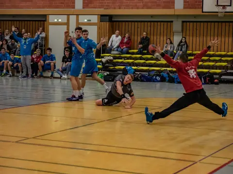 SV 64 A1 - TV Bitterfeld 02.12.18, Foto 17 von 48