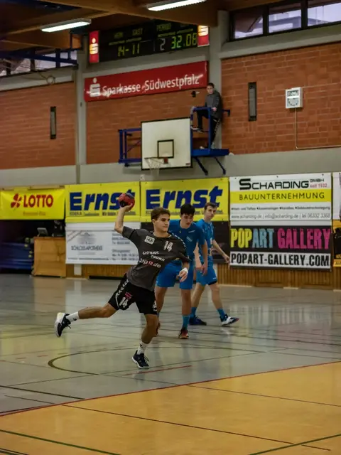 SV 64 A1 - TV Bitterfeld 02.12.18, Foto 21 von 48