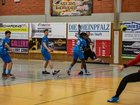 SV 64 A1 - TV Bitterfeld 02.12.18, Foto 25 von 48