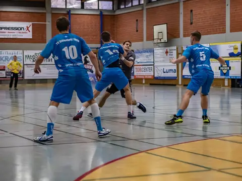SV 64 A1 - TV Bitterfeld 02.12.18, Foto 27 von 48