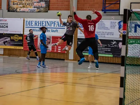 SV 64 A1 - TV Bitterfeld 02.12.18, Foto 45 von 48