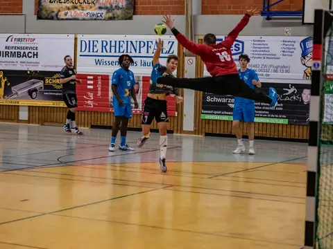 SV 64 A1 - TV Bitterfeld 02.12.18, Foto 46 von 48