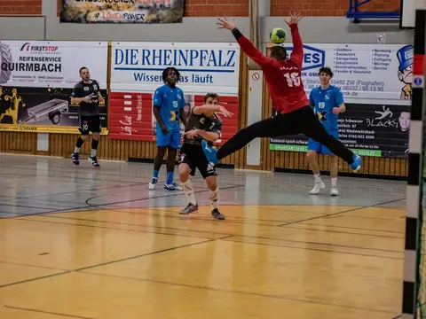 SV 64 A1 - TV Bitterfeld 02.12.18, Foto 47 von 48